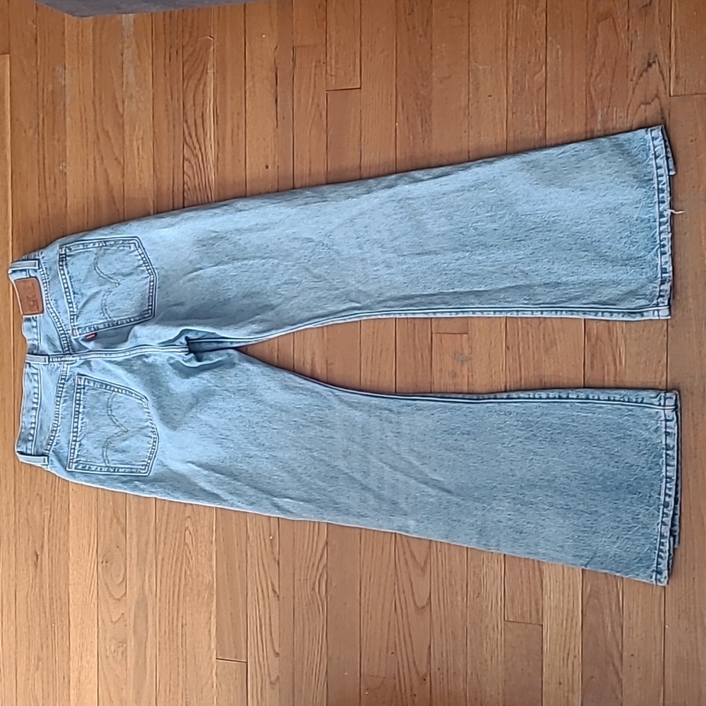 Levi's Ribcage Split Flare Jeans - Picture 4 of 9